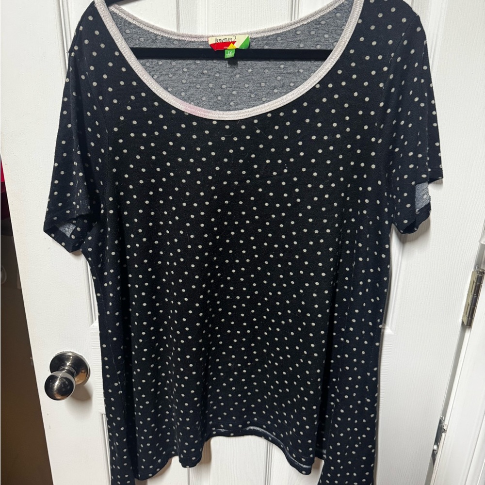 Black Polka Dot Short Sleeve Scoop Neck Tee